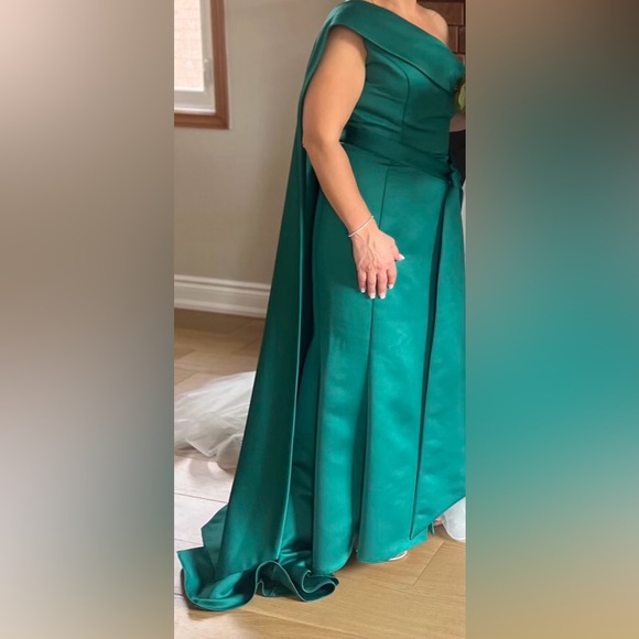 Terani Couture Wedding Guest Dress. Teal Green. Us size 8. - Picture 3 of 3